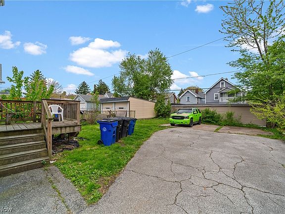 3rd image of 10816 Governor Ave