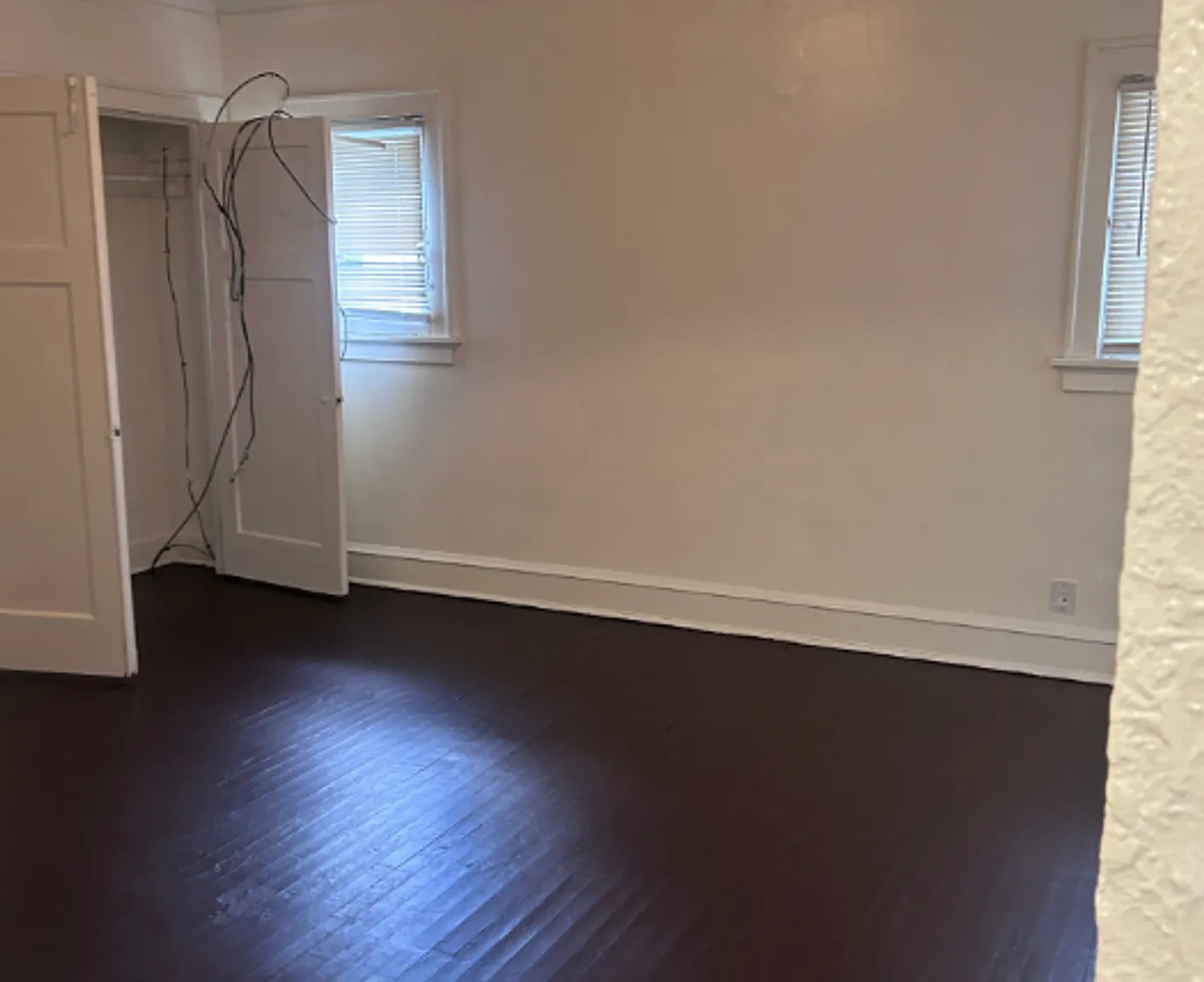 250 Off 1st Month's Rent Charming 1BR Milwaukee Apartment** — Photo 2