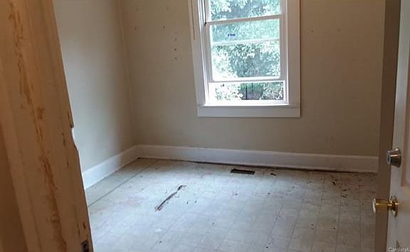 5th image of 202 Creme Haven Dr