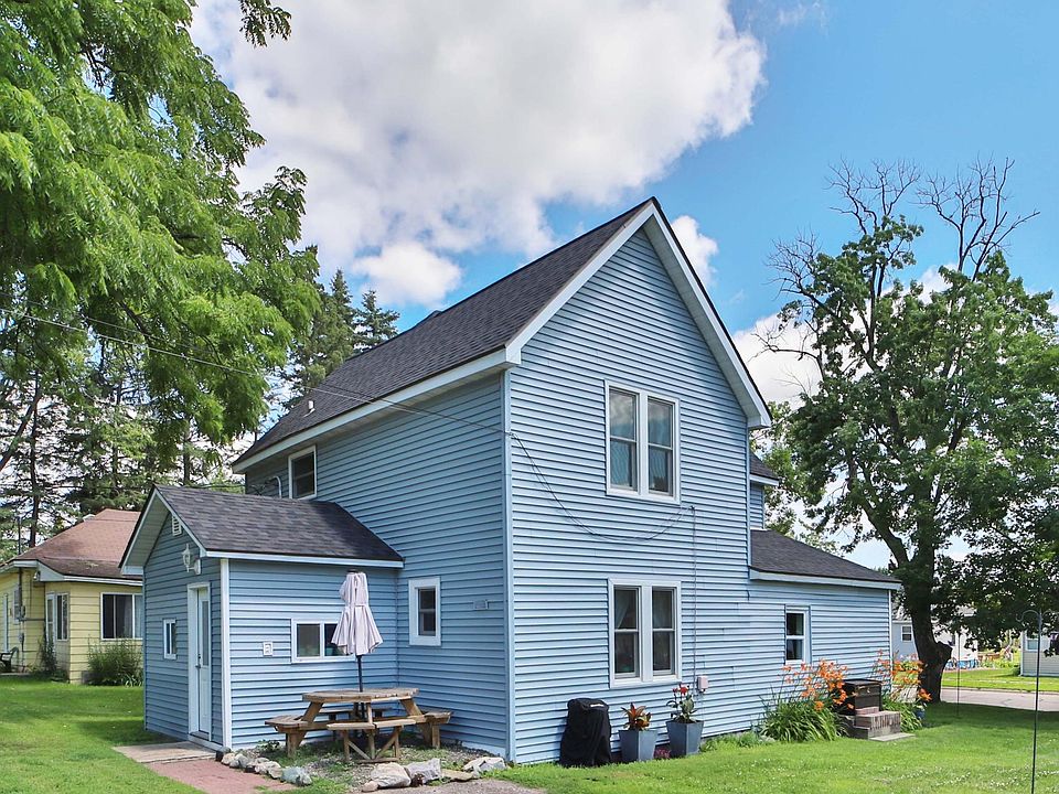 1st image of 403 8th St NE