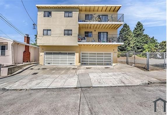 2nd image of 3320 Macarthur Blvd #B