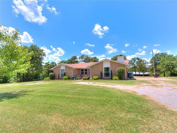 2nd image of 705 Whispering Ln