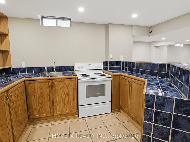 30 Briardale Pl — Photo 22
