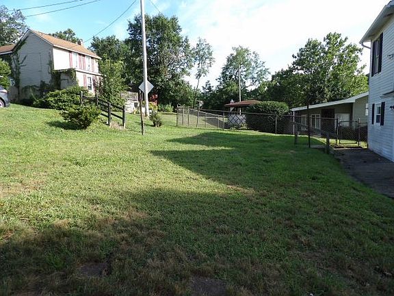 3rd image of 39 Walnut Ave