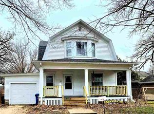 504 N Joslin St, Charles City, IA 50616