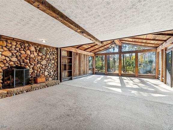 3rd image of 130 Meadow Dr