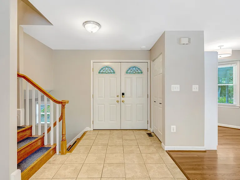 6717 Reynard Dr — Photo 5