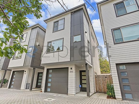 2nd image of 5922 NE 42nd Ave
