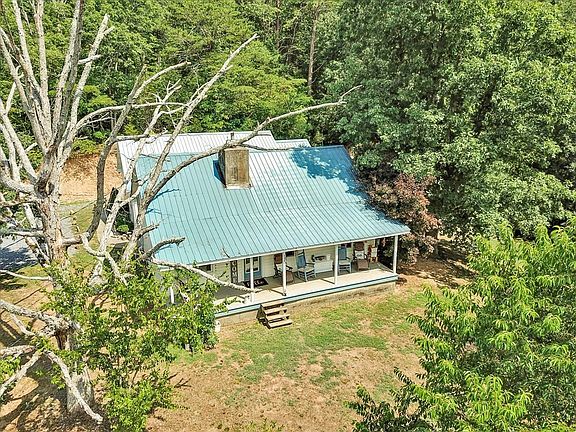 2nd image of 1352 Helton Rd