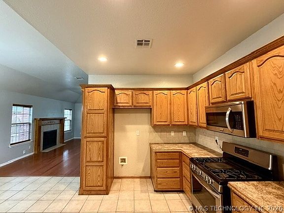 3rd image of 12169 N 107th Pl E