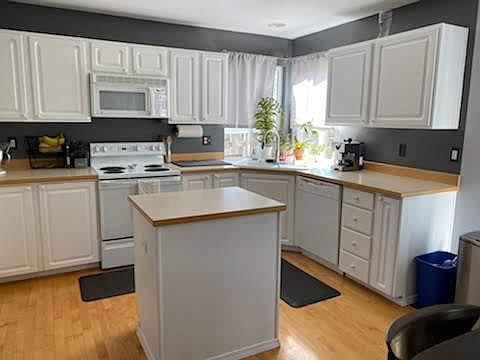 3rd image of 6422 130th St SE
