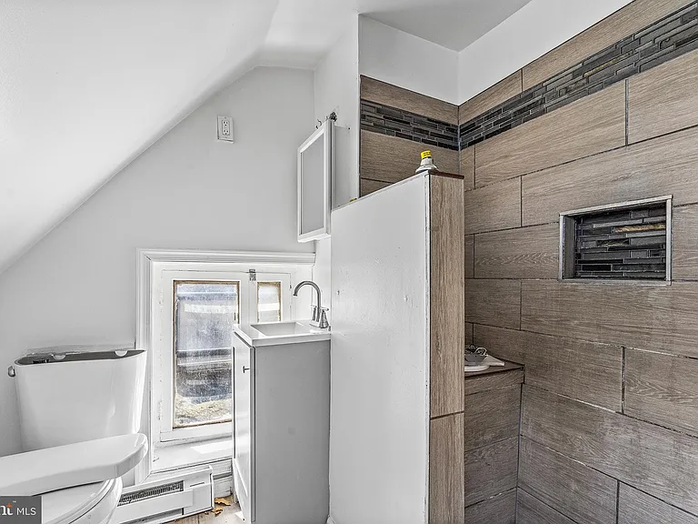 4908 Germantown Ave #8 — Photo 4