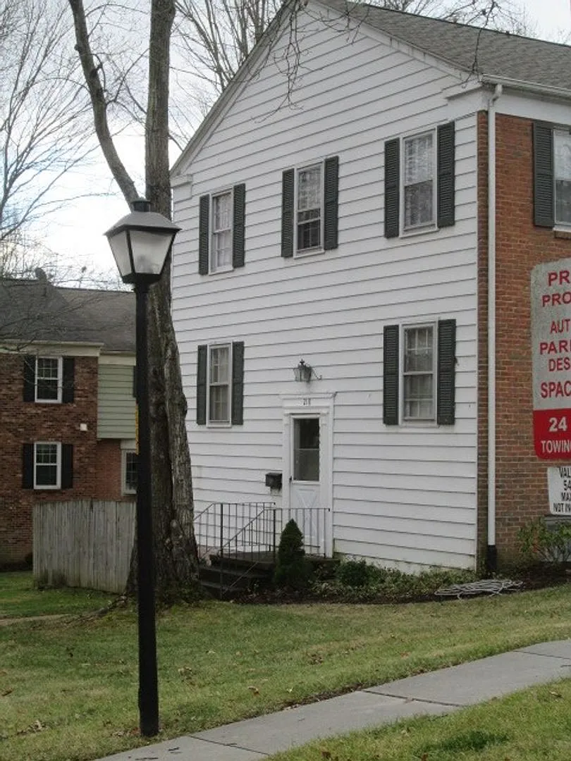 3 Bedroom 2.5 Bath Townhouse — Photo 1