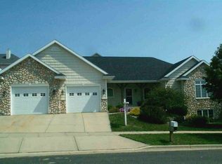 1503 Fairfax Ct, Waunakee, WI 53597