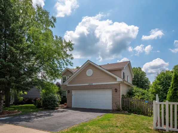 1040 Sanctuary Ln, Naperville, IL 60540