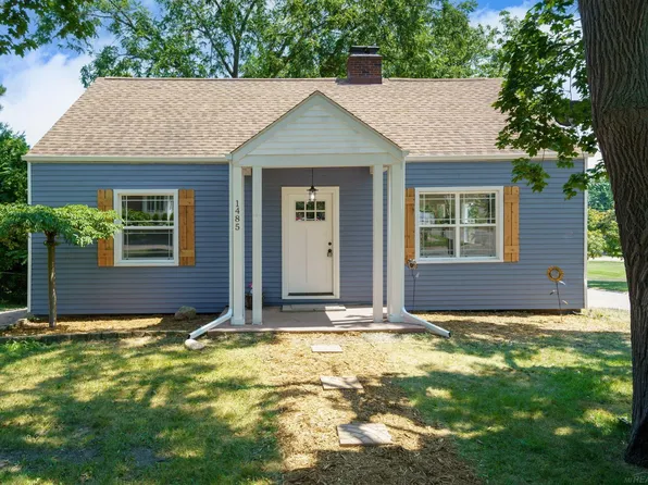 1485 S Riverside Ave, Saint Clair, MI 48079