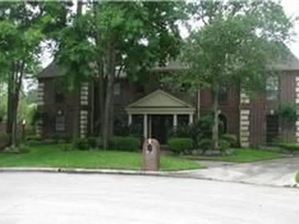 5230 Wincroft Ct, Houston, TX 77069