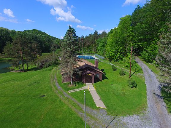 3rd image of 62-64 Emerald Isle Ln