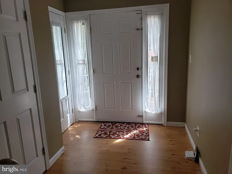 12852 Silvia Loop — Photo 2