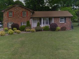 2630 Edge O Lake Dr, Nashville, TN 37217