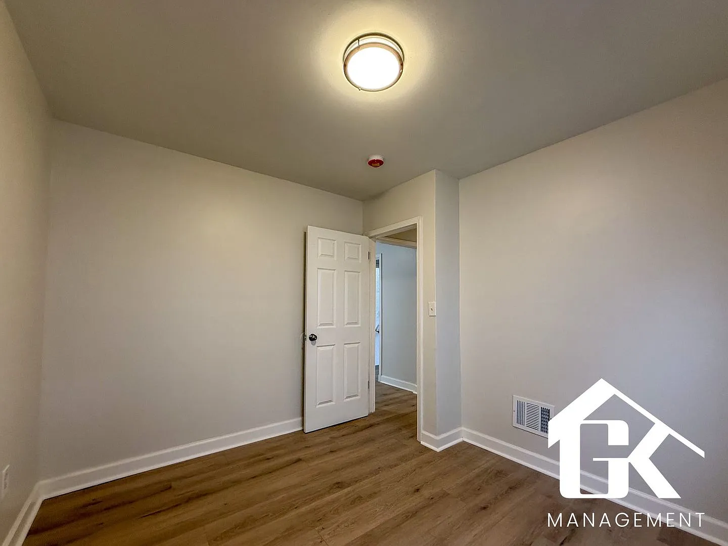 Fully remodeled 3 Bed 2.5 Bath — Photo 4