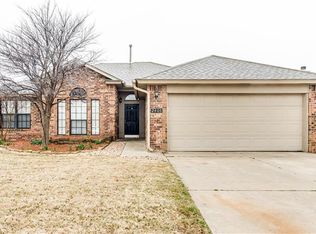 2405 Port Rush Dr, Moore, OK 73160