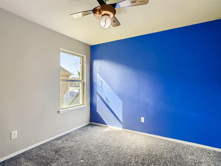 503 Hawthorn Dr — Photo 12