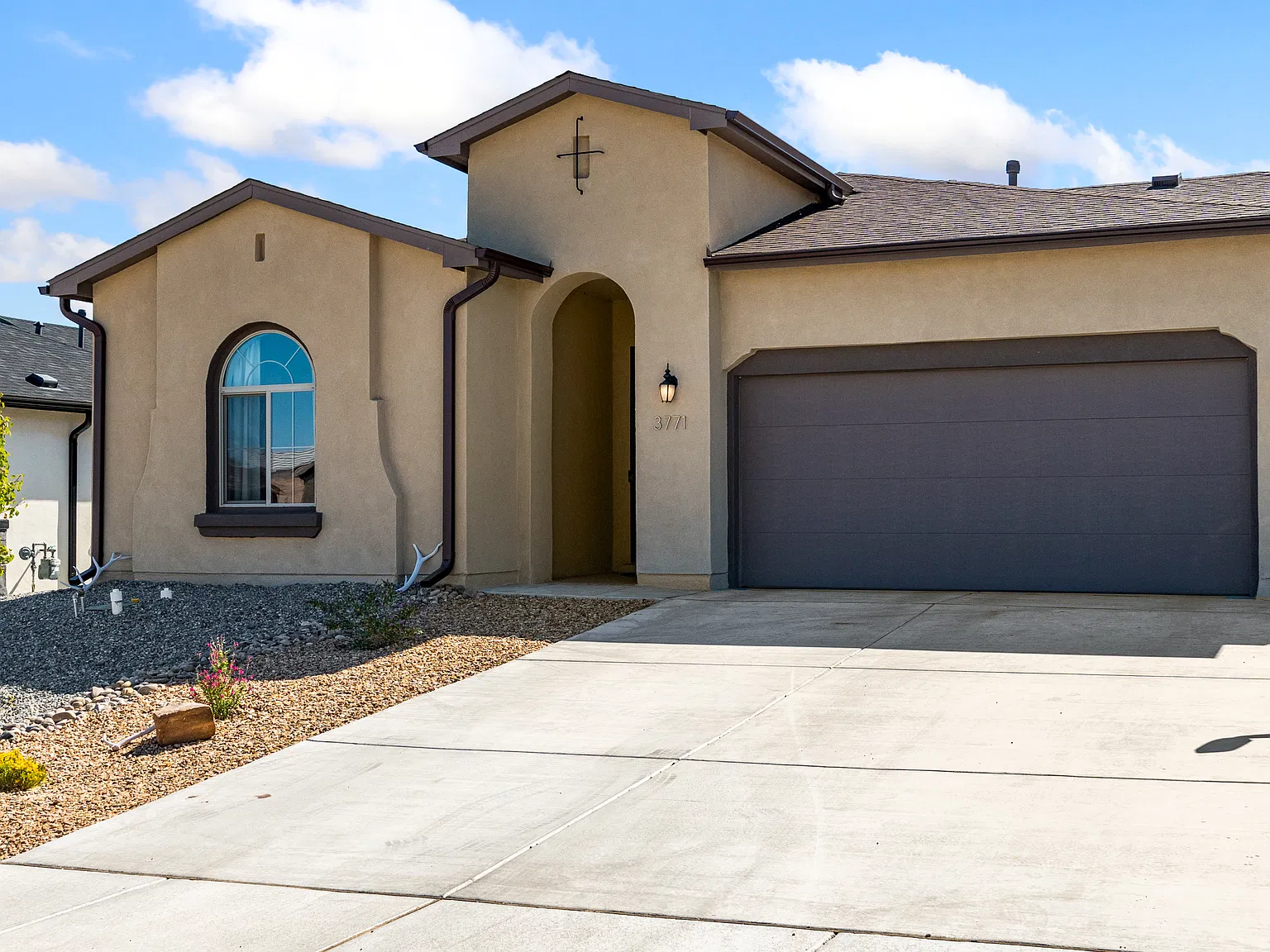 4 bed, 2127 sqft, $2,995 — Photo 4