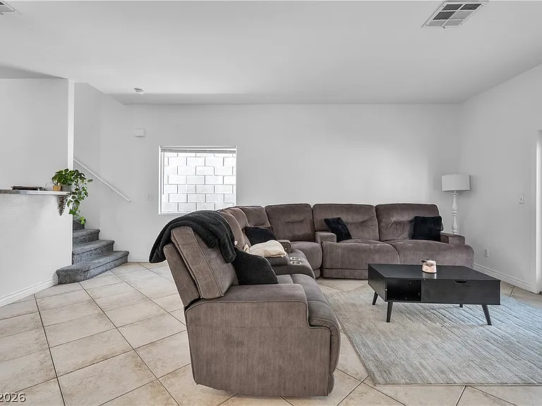 1409 Sycamore Spring Ct — Photo 4