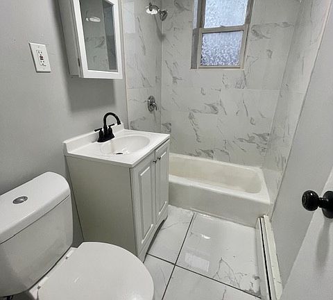 4th image of 450 Walnut St #306