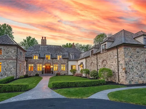 4487 Farview Ln, Emmaus, PA 18049