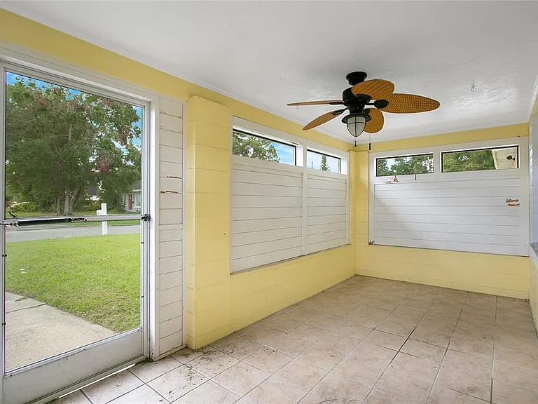 2117 E Esther St — Photo 3
