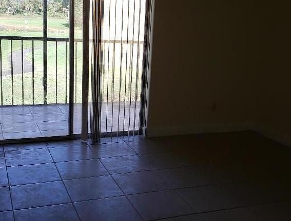 5th image of 1733 Meadows Cir W