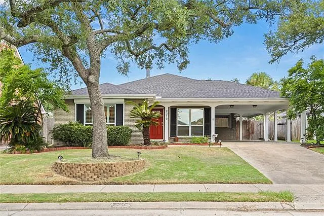 3 bed, 2.0 bath, 1695 sqft, $3,000 — Photo 1