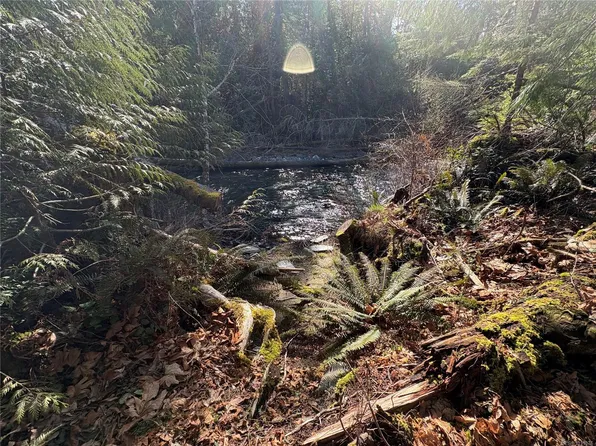 1762 Cameron Cres, Nanaimo, BC V9K 2S3