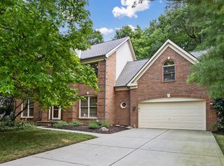 6092 Winnebago St, Grove City, OH 43123