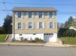 139 N Whitfield St, Nazareth, PA
