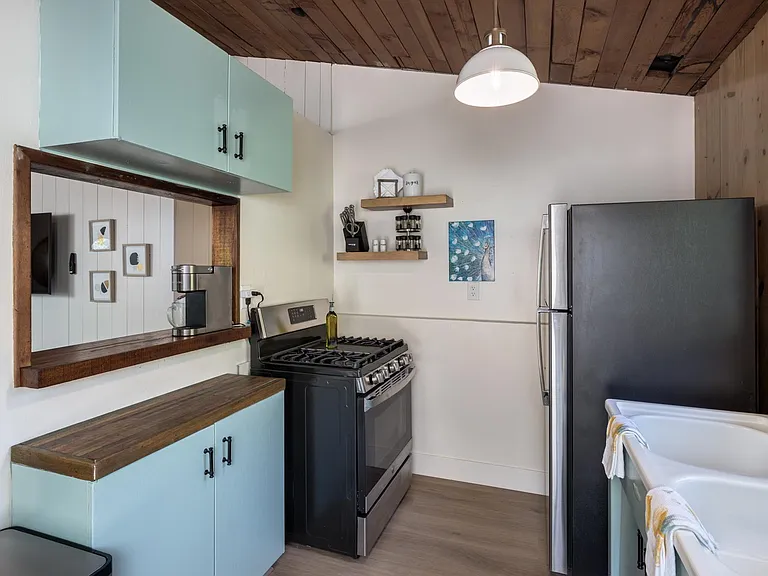 84 Centennial Ave — Photo 11