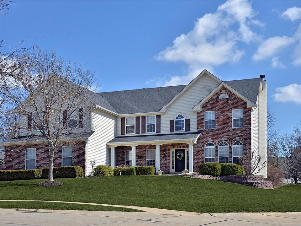 Located in the prestigious Spy Glass Village in Winghaven. All homes have side entry garages and wider lots.