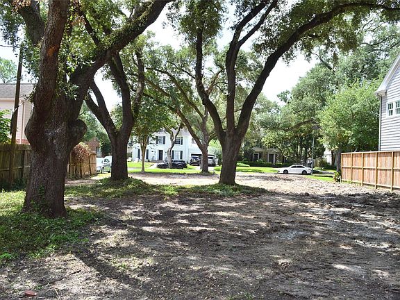 5th image of 2426 Glen Haven Blvd
