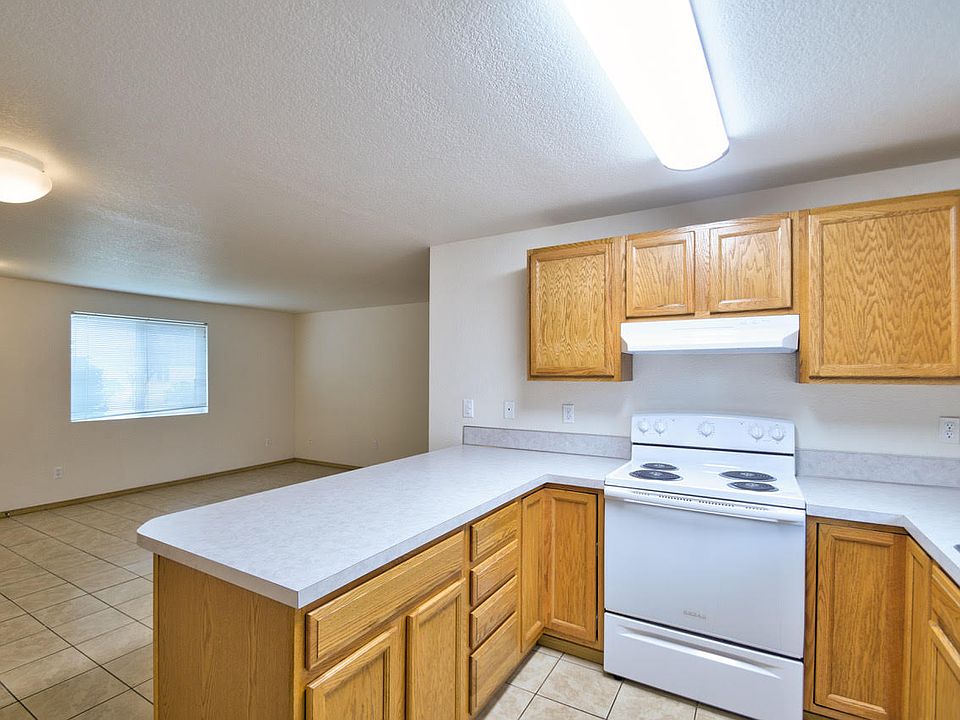 2nd image of 2120 Judd St SE