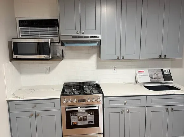 237 Leonard Street image 1 of 14