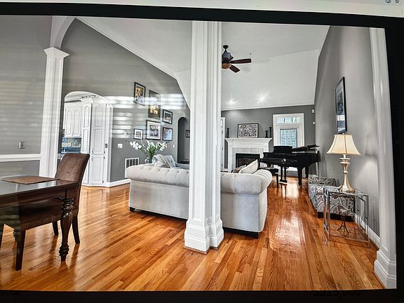2nd image of 200 Big Leaf Cir
