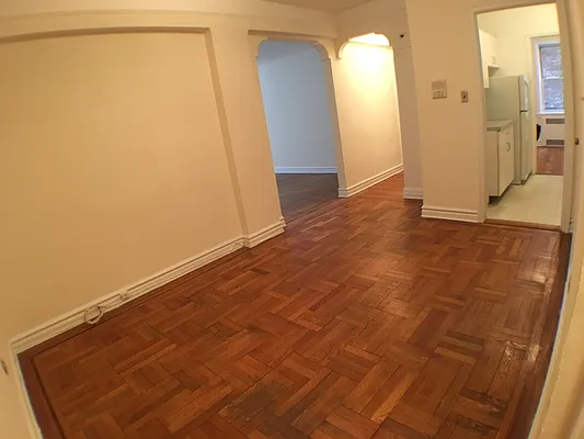 Rented by Kew Forest Realty Inc | media 7