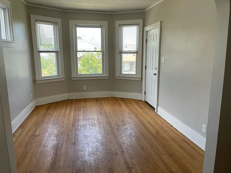 5233 Seebaldt St #5233 — Photo 5