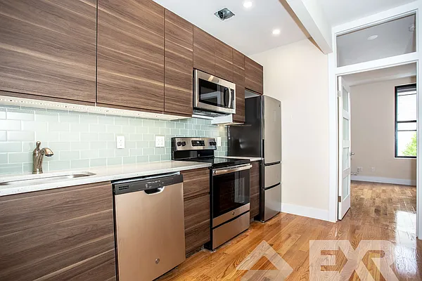Rented by EXR | media 17