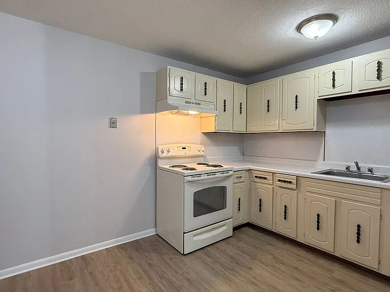 34 Wilson St — Photo 2