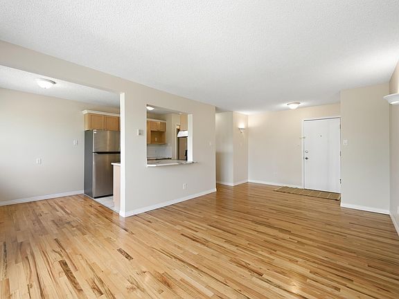 4th image of 11217 103rd Ave NW #433