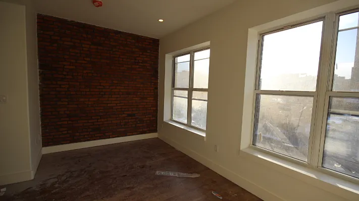 Rented by Nooklyn NYC LLC | media 45