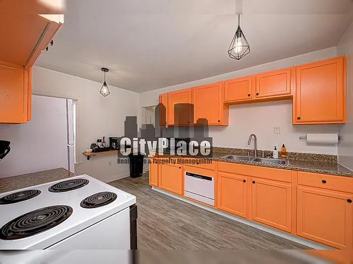 959 Lexington Ave — Photo 26